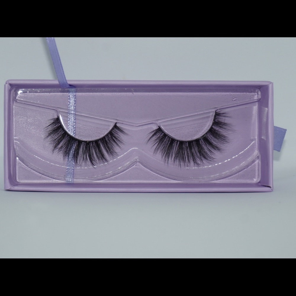 SALE! ‘MALIBU’ 3D MINK FALSE LASHES - Picture 2 of 4